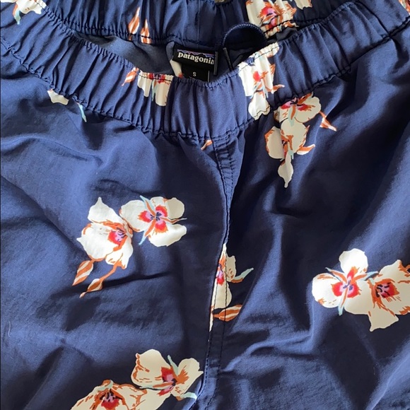 Shorts - Picture 3 of 5